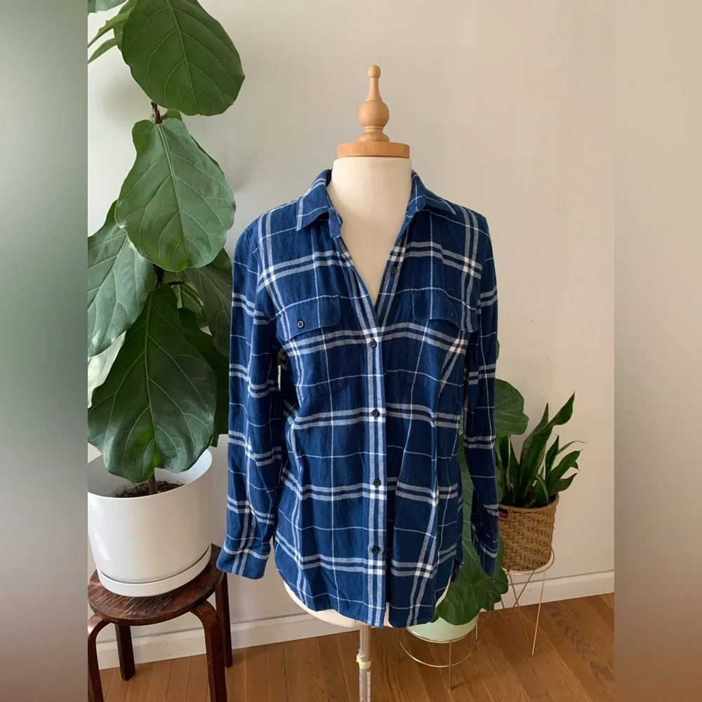 Madewell blue flannel button down shirt size medium - Picture 4 of 5